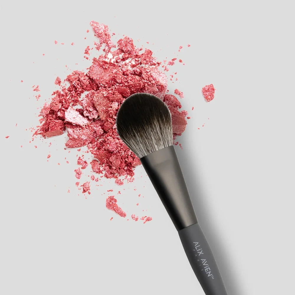 ALIX AVIEN BLUSHER BRUSH - SKAISTALŲ ŠEPETĖLIS
